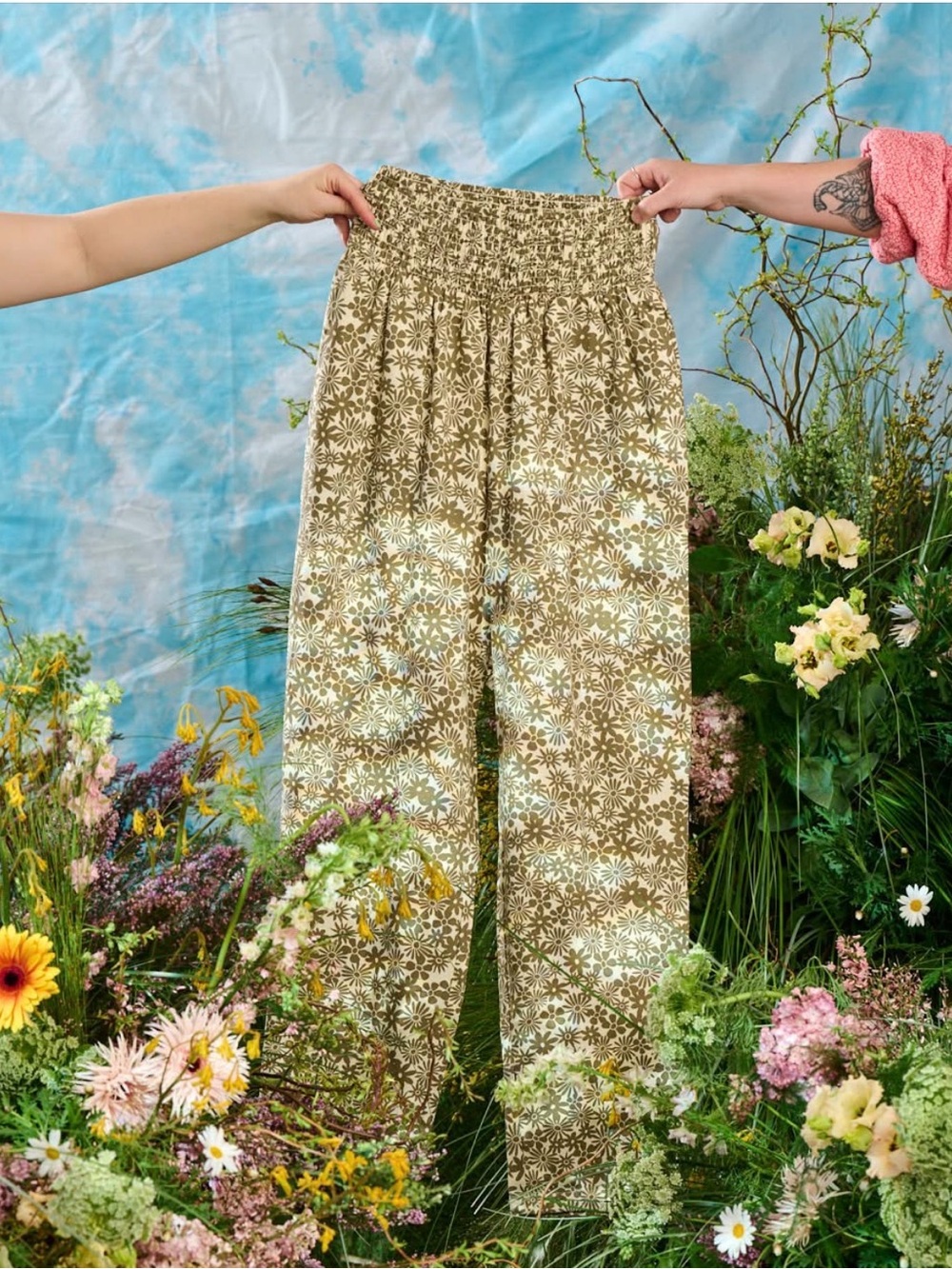 Lucy & Yak Organic Cotton Olive Green Daisy Floral Smocked Waist Trousers M/R